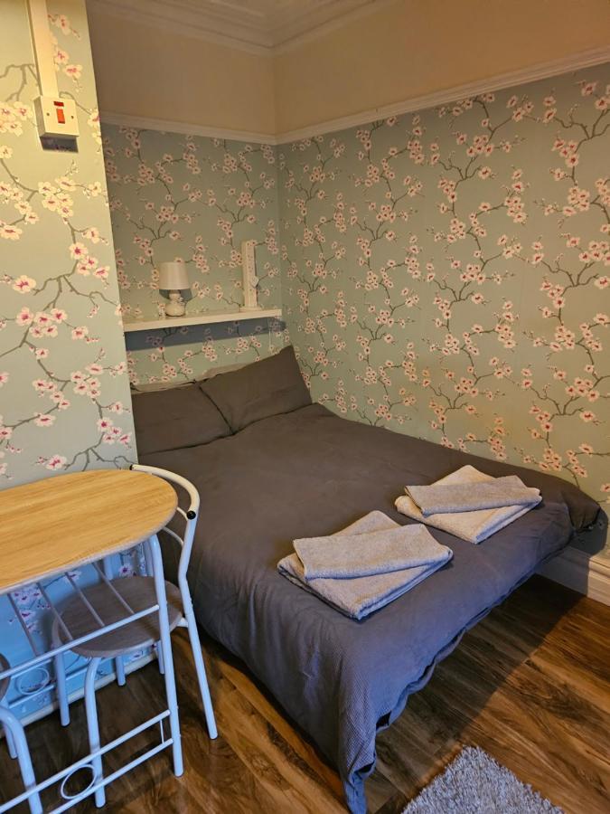 Ensuite Double Room Elizabeth Line Abbeywood Abbey Wood Eksteriør billede